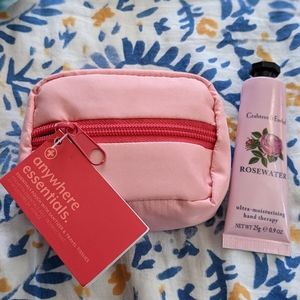 ♥ Anthro Anywhere Essentials & Crabtree & Evelyn🌹